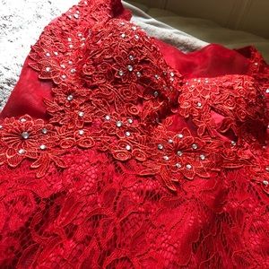 SIZE 8-10 PROM DRESS!!! NEVER WORN!!!! SALE!!